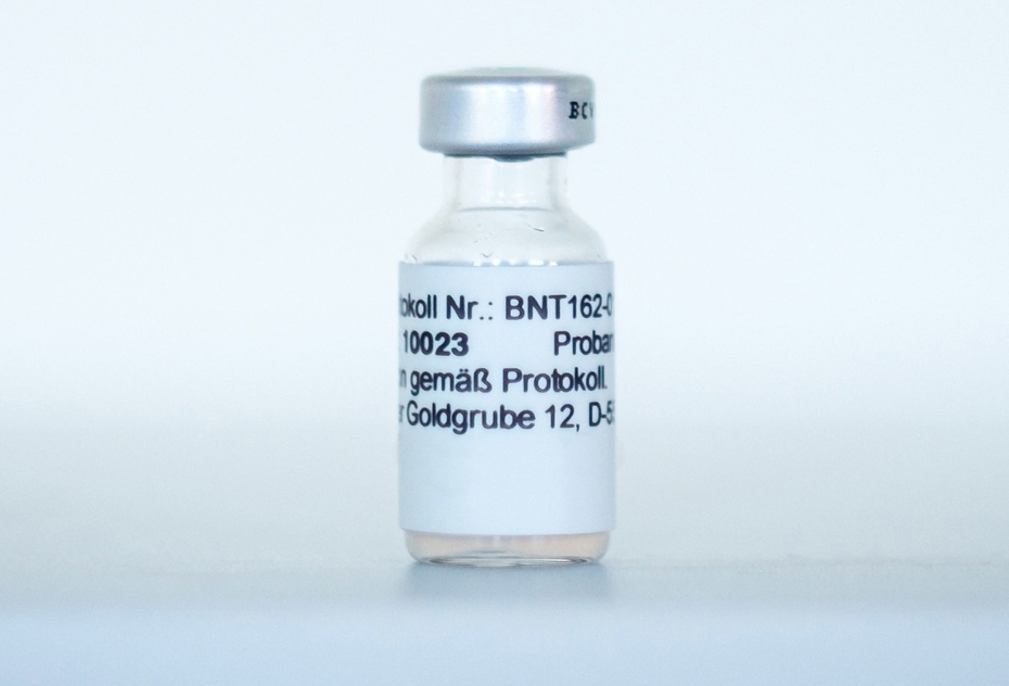 Szczepienia na koronawirusa rozpoczną się w styczniu. Fot. PAP/EPA