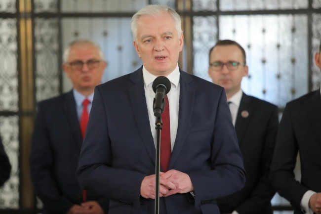 Jarosław Gowin ogłasza swoją dymisję w kwietniu 2020 r. Fot. PAP/Wojciech Olkuśnik