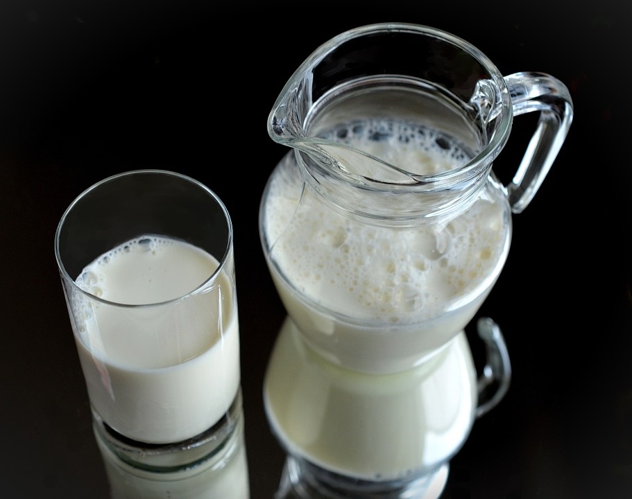 Mleko spożywane w umiarkowanych ilościach - nie szkodzi, fot. Pixabay