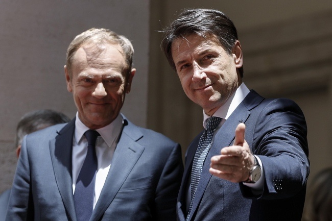 Donald Tusk z wizytą w Rzymie u premiera Giuseppe Conte, fot. PAP/EPA/Riccardo Antimiani