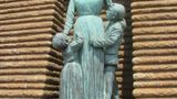 Figura Voortrekkerki z dziećmi u wejścia do Pomnika Voortrekkera, zdjęcie własne