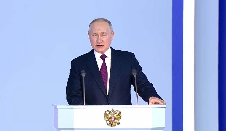 Władimir Purin wygłasza orędzie w Moskwie.