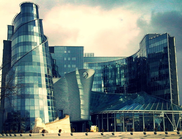 TVP: Świat dzieli się na PiS i opozycję, czyli wrogów