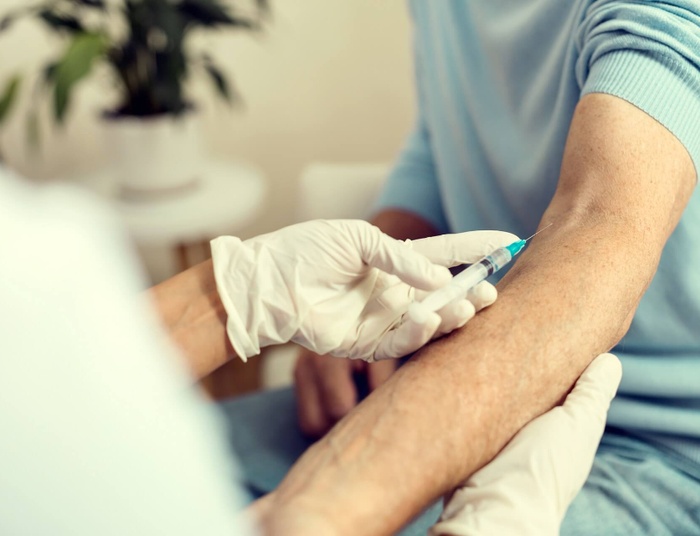 Grecy bezlitośni. Niezaszczepieni seniorzy muszą liczyć się z dotkliwą karą