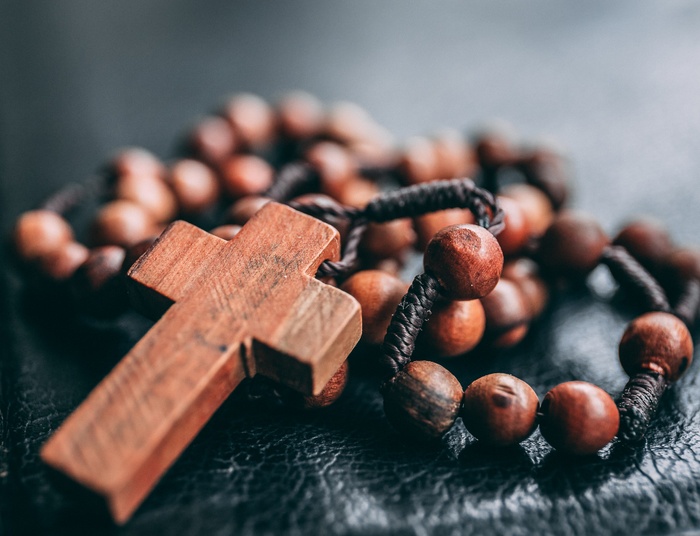 Ksiądz prowadzący pustelnię otrzymał naganę. Został skierowany na odosobnienie