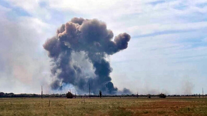 Wtorkowy atak na bazę rosyjskich sił powietrznych w Nowofedoriwce na zaanektowanym Krymie był dziełem ukraińskich sił specjalnych. Źródło: PAP/EPA