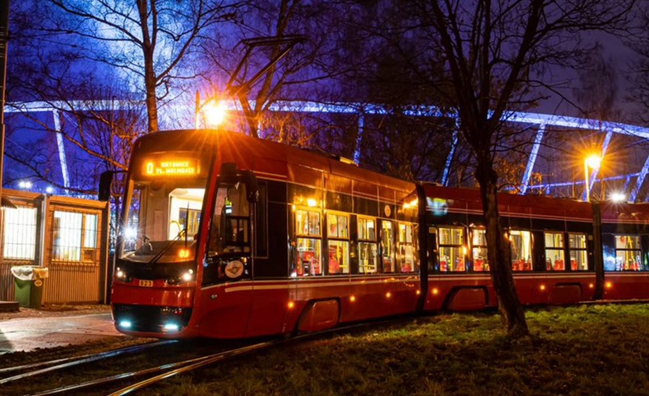 Nocny tramwaj w Katowicach, zdjęcie ilustracyjne, fot. Facebook/Transport GZM