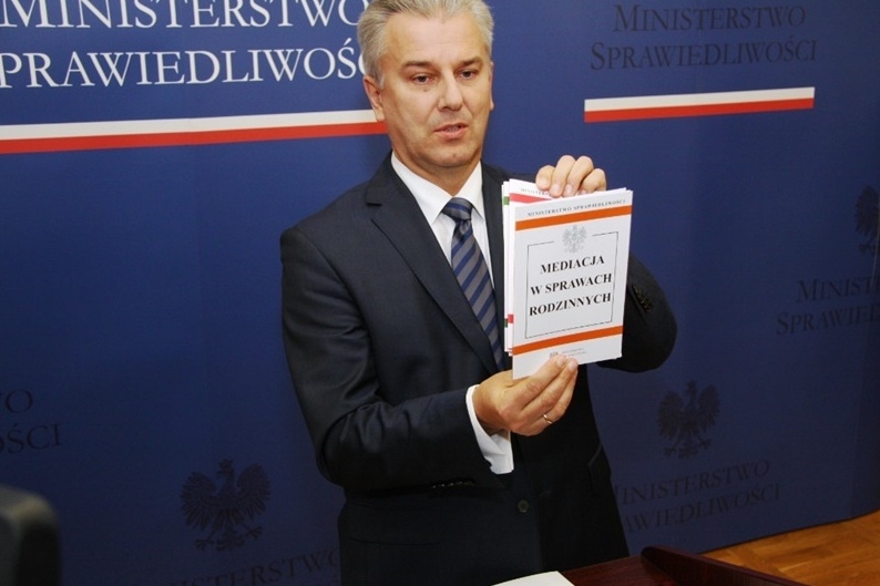 Cezary Grabarczyk w czasach, gdy był szefem resortu sprawiedliwości. Fot. archiw. ms.gov.pl