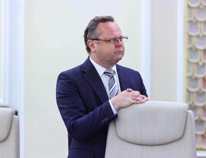 Z tej strony wiceminister nie spodziewał się ciosu. Alkohol i pobicie działaczki