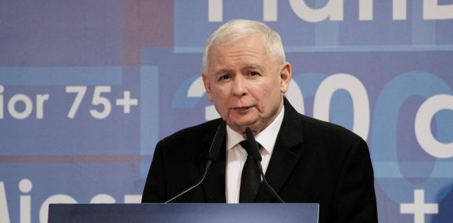 Jarosław Kaczyński przemawia podczas konwencji regionalnej PiS w Olsztynie. Źródło PAP Fot. Tomasz Waszczuk