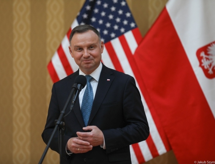 Amerykańscy senatorowie chcą, aby prezydent Duda zawetował kontrowersyjną ustawę