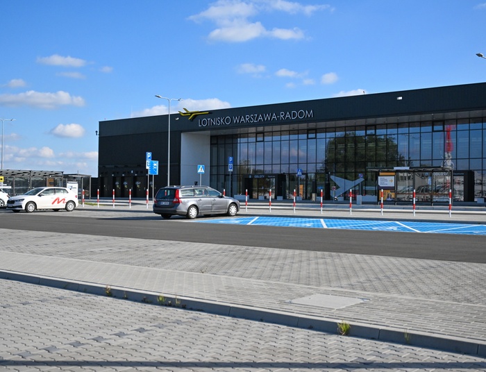 Rośnie zainteresowanie lotniskiem w Radomiu. Kolejna "klątwa" zdjęta