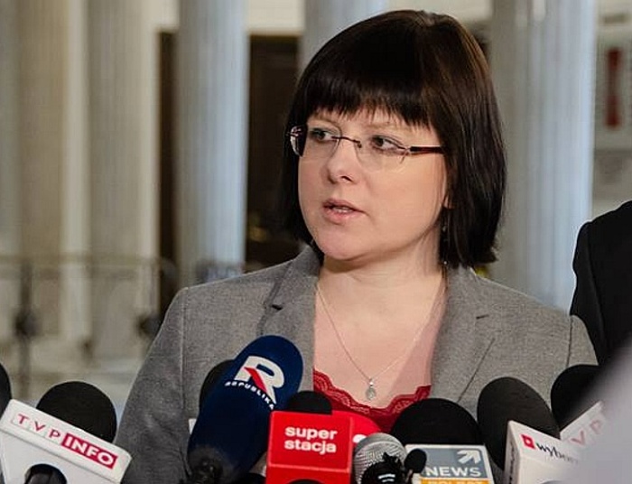 Kaja Godek złożyła do Sejmu 140 tys. podpisów pod projektem ustawy "Stop LGBT"