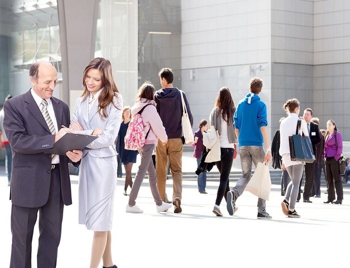 Polacy chcą podwyżek pensji. Część pracowników wyjedzie za granicę