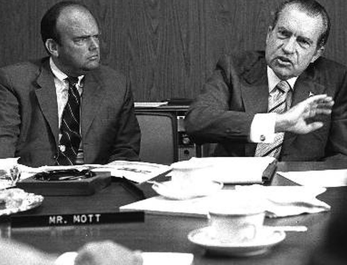 Watergate myli fakty i historię, a PiS podsłuchuje niewygodnych ludzi?