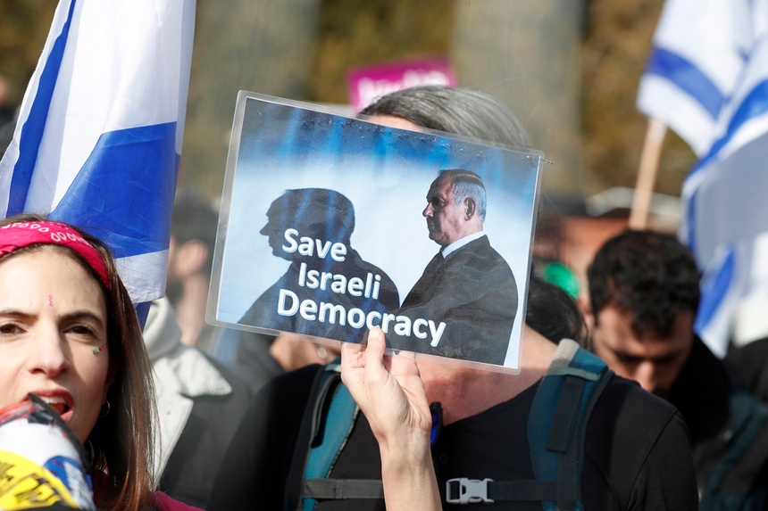 Antyrządowe protesty w Izraelu. Część obywateli obawia się skrajnej prawicy u władzy. Fot. PAP/EPA/ATEF SAFADI
