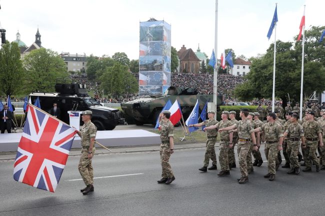 Reprezentacja wojsk Wielkiej Brytanii. Fot. PAP/Tomasz Gzell