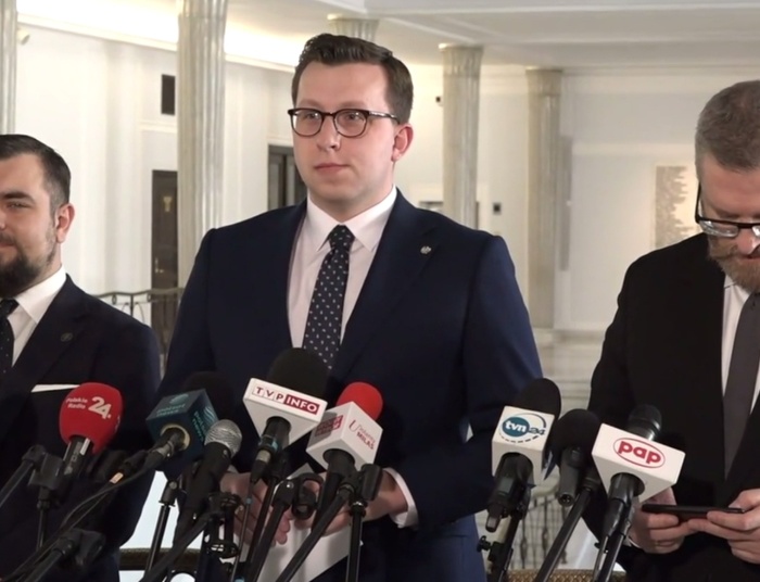 Dziennikarze zbojkotowali antyukraińską konferencję posłów Konfederacji