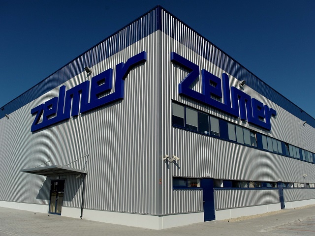 Fabryka Zelmera (BSH) w Specjalnej Strefie Ekonomicznej EURO-PARK Mielec w Rogoźnicy. Fot. PAP/DAREK DELMANOWICZ