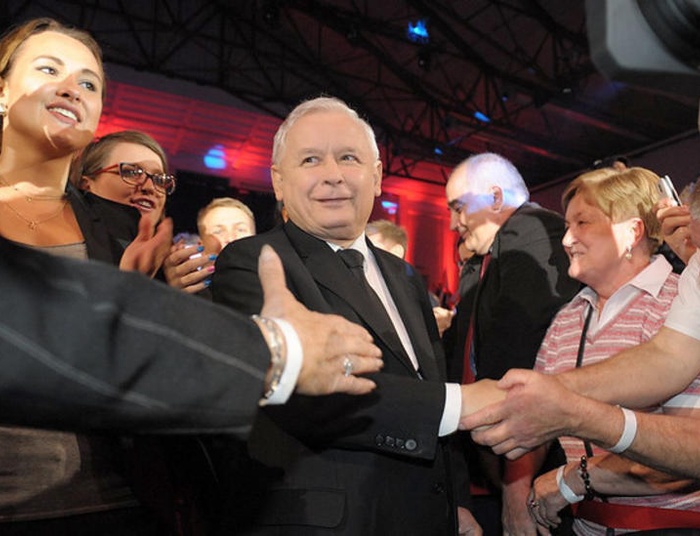 Obóz patriotyczny niszczy PiS, ale nie wie po co