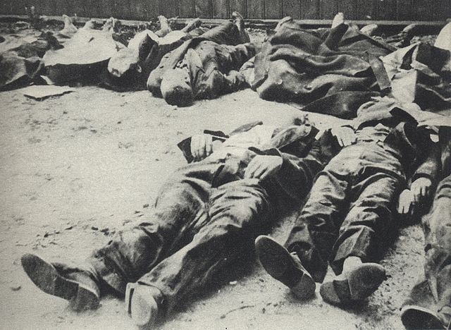 Ofiary Rzezi Woli
Fot. Miasto Nieujarzmione, Warszawa: Iskry, 1957