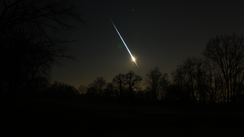 Asteroida Sar2667 w poniedziałek nad ranem eksplodowała po tym, jak weszła w ziemską atmosferę. (fot. Twitter)
