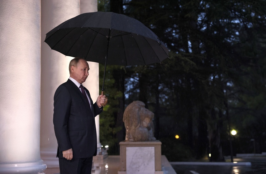 Są cztery możliwe scenariusze zmiany władzy na Kremlu. Źródło: EPA/SERGEJ BOBYLEV