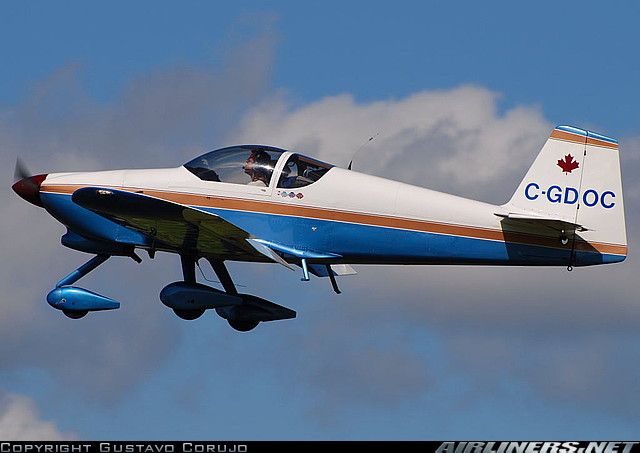 Ontarianski VANs RV6A. YKW ląduje po 3.2 godz i 880 km lotu zatankować w Greensboro, NC, w połowie drogi na Floryde.