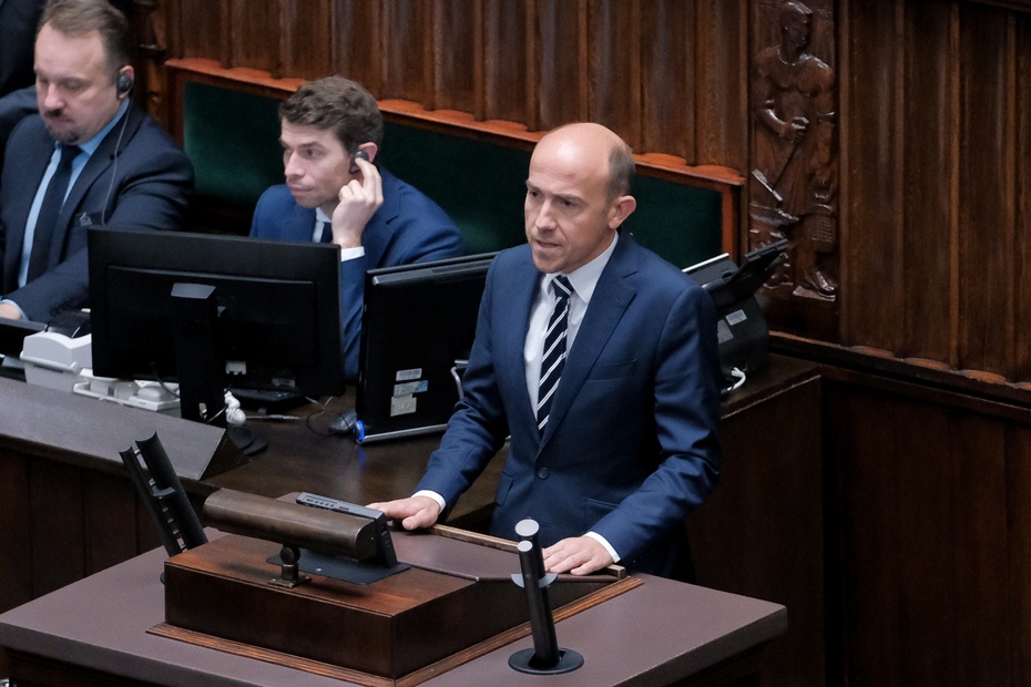 Poseł KO Borys Budka przemawia na sali obrad Sejmu w Warszawie. Źródło: PAP/Mateusz Marek