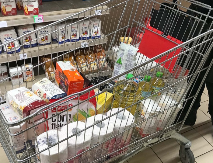 W Polsce najtaniej w porównaniu z krajami sąsiednimi, a Platforma o drożyźnie