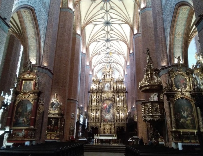 Święty kamień, święta góra i świątynia w Pelplinie