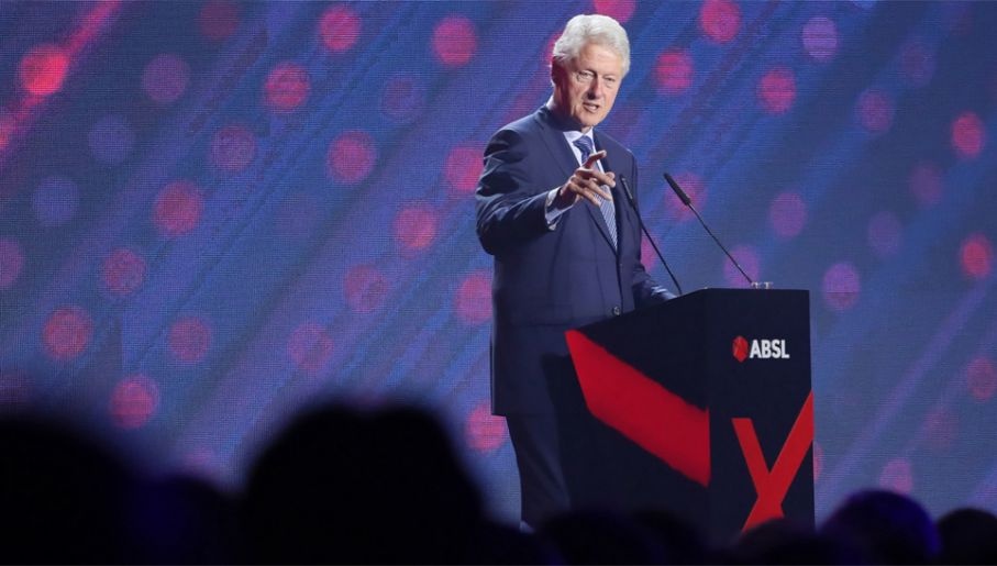 Bill Clinton, były amerykański prezydent w latach 1993-2001. Fot. PAP/Paweł Supernak