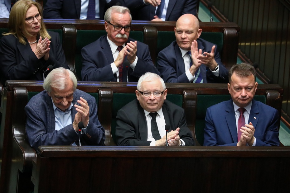 PiS według najnowszego sondażu wygrałoby wybory do parlamentu. Źródło: PAP/Tomasz Gzell