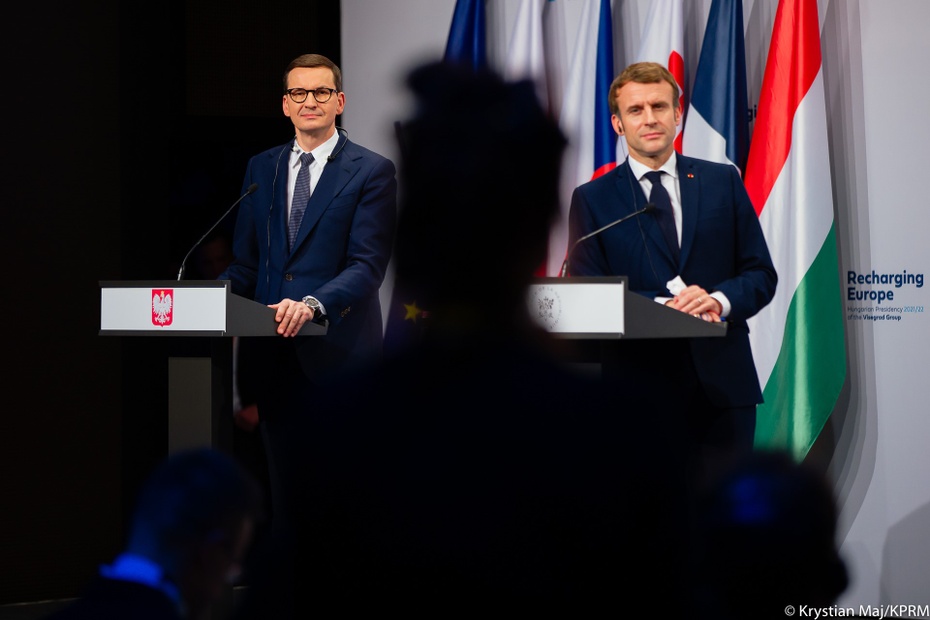 Mateusz Morawiecki i Emmanuel Macron. Fot. KPRM