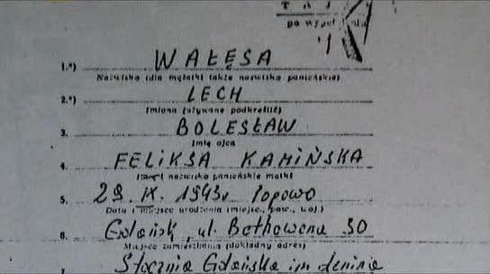 Paczka z aktami Wałęsy otwarta w Sejmie