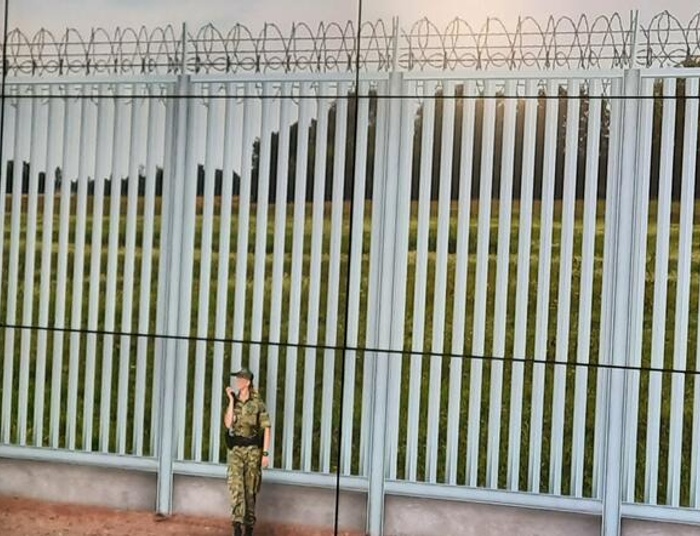 Dobre wieści dla PiS ws. sporu o imigrantów na granicy. Zaskakujące wyniki sondażu