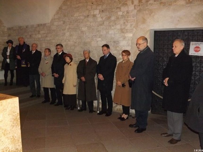 1 listopada 2014. Krypta Prezydencka na Wawelu. Wtedy jeszcze nie wiedziałem, że stoję obok przyszłego Prezydenta RP