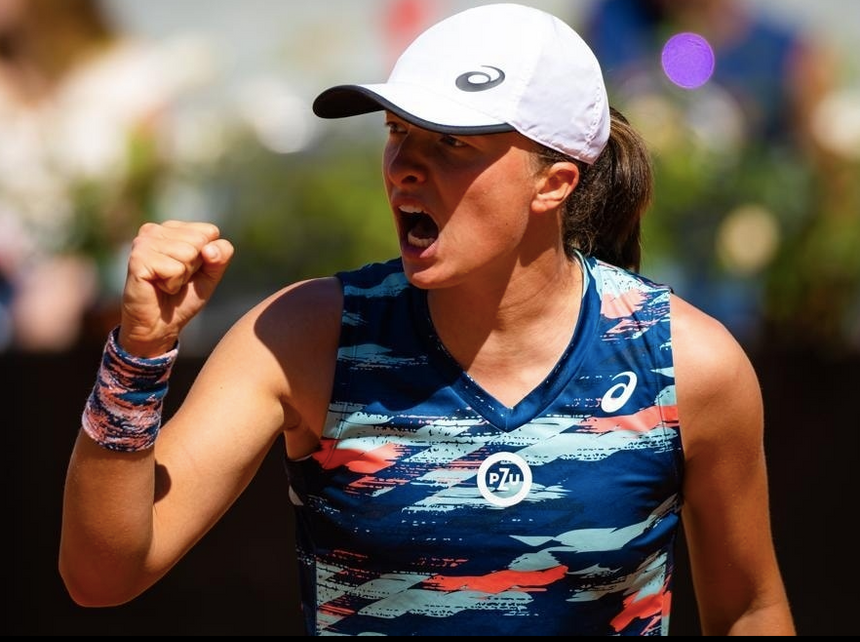 Iga Świątek pokonał w niedzielnym finale turnieju WTA 1000 w Rzymie na kortach ziemnych Tunezyjkę Ons Jabeur 6:2, 6:2. Źródło: Facebook/Iga Świątek