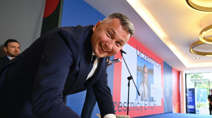 Piesiewicz nie składa broni i stawia na transparentność. "Nitras przestrzelił"