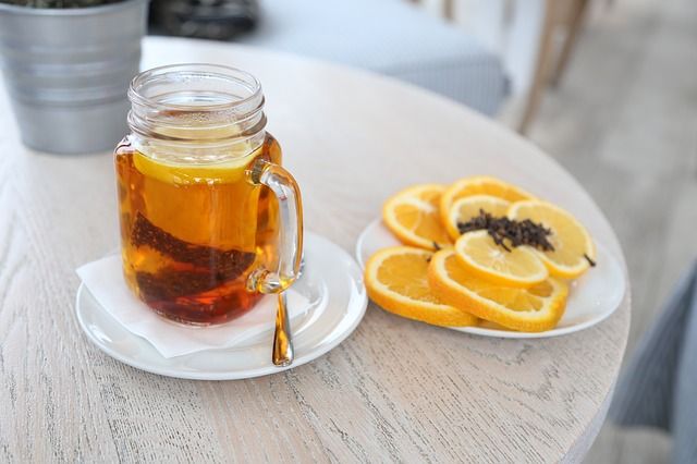 Herbata rozgrzewająca z cytryną