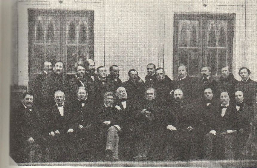 Komitet Włościański Guberni Kijowskiej, Zenon Hołowiński piąty od prawej  w górnym rzędzie