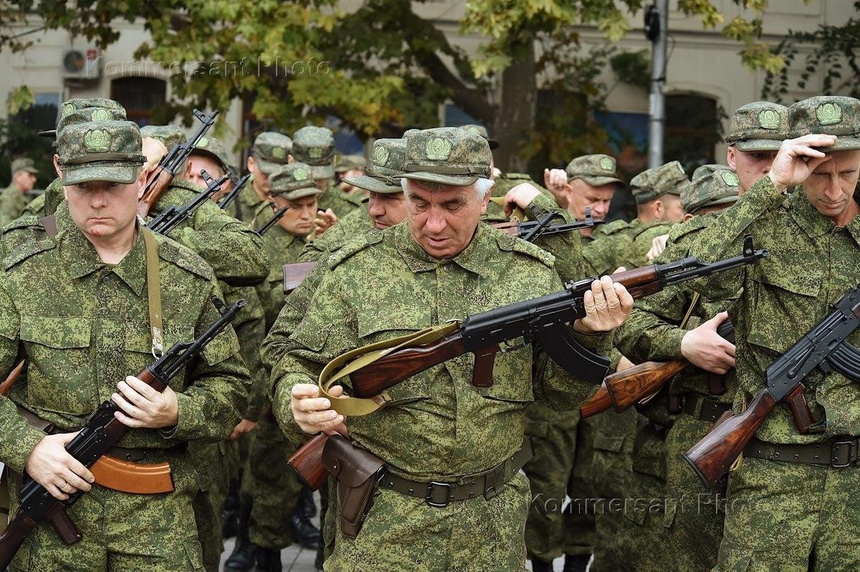Oto zmobilizowani żołnierze z Krymu. Fot. Twitter/@Visegrad24