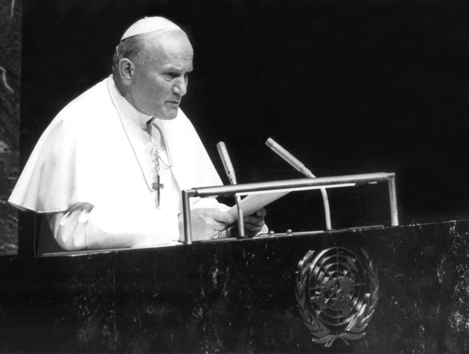 Jan Paweł II podczas wizyty w Nowym Jorku w 1979 roku. (fot. PAP)