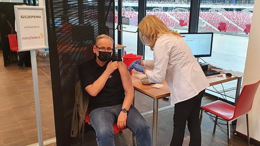Minister Adam Niedzielski w punkcie szczepień. Fot. Twitter/Ministerstwo Zdrowia