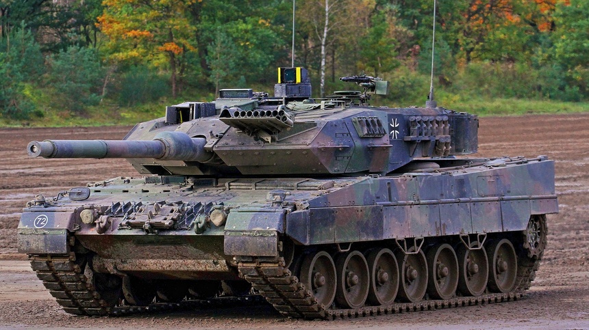 Polska, w zamian za przekazanie Ukraińcom czołgów PT-91 zaproponowała Niemcom wymianę za maszyny Leopard 2. Berlin zwleka jednak z podjęciem decyzji, co już w tym momencie stanowi osłabienie dla wschodniej flanki NATO (źródło: Flickr / Combat-Camera-Europ