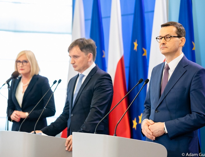 Spotkanie ostatniej szansy Morawieckiego z Ziobro. Ważą się losy kompromisu z Brukselą