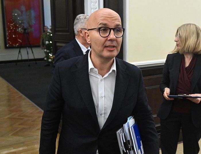 Posiada nieruchomości i bierze dodatek mieszkaniowy. Kolejny poseł na celowniku mediów