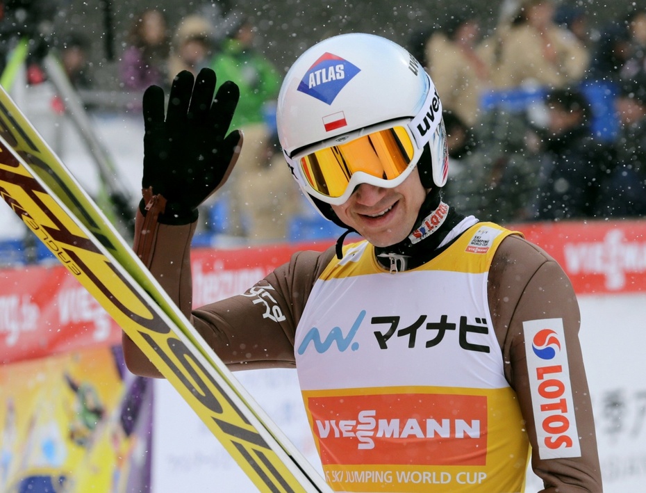 Kamil Stoch, tryumfator niedzielnego konkursu w Sapporo, fot. PAP/EPA/KIMIMASA MAYAMA