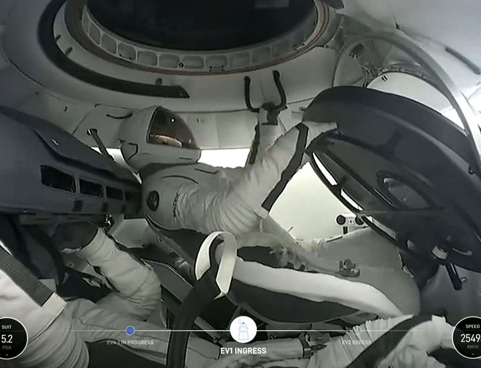 Niezwykła misja SpaceX pod dowództwem miliardera. Odbyli spacer w kosmosie