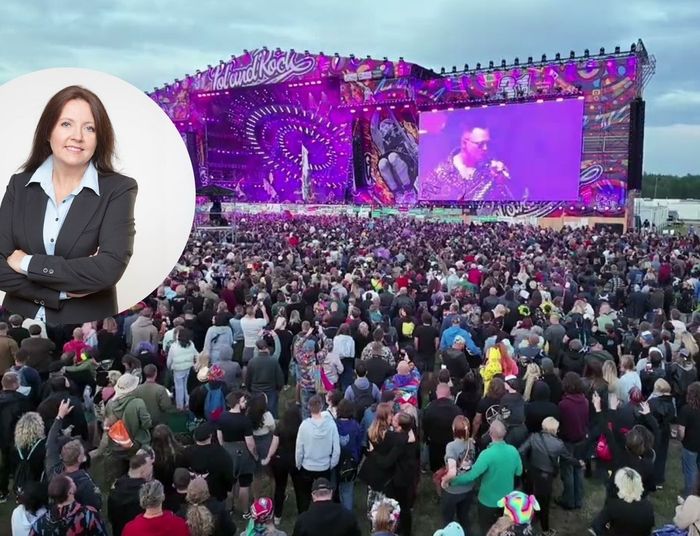 Pol'And'Rock Festival, Nocny Kochanek i posłanka Lichocka. Pośladki na scenie